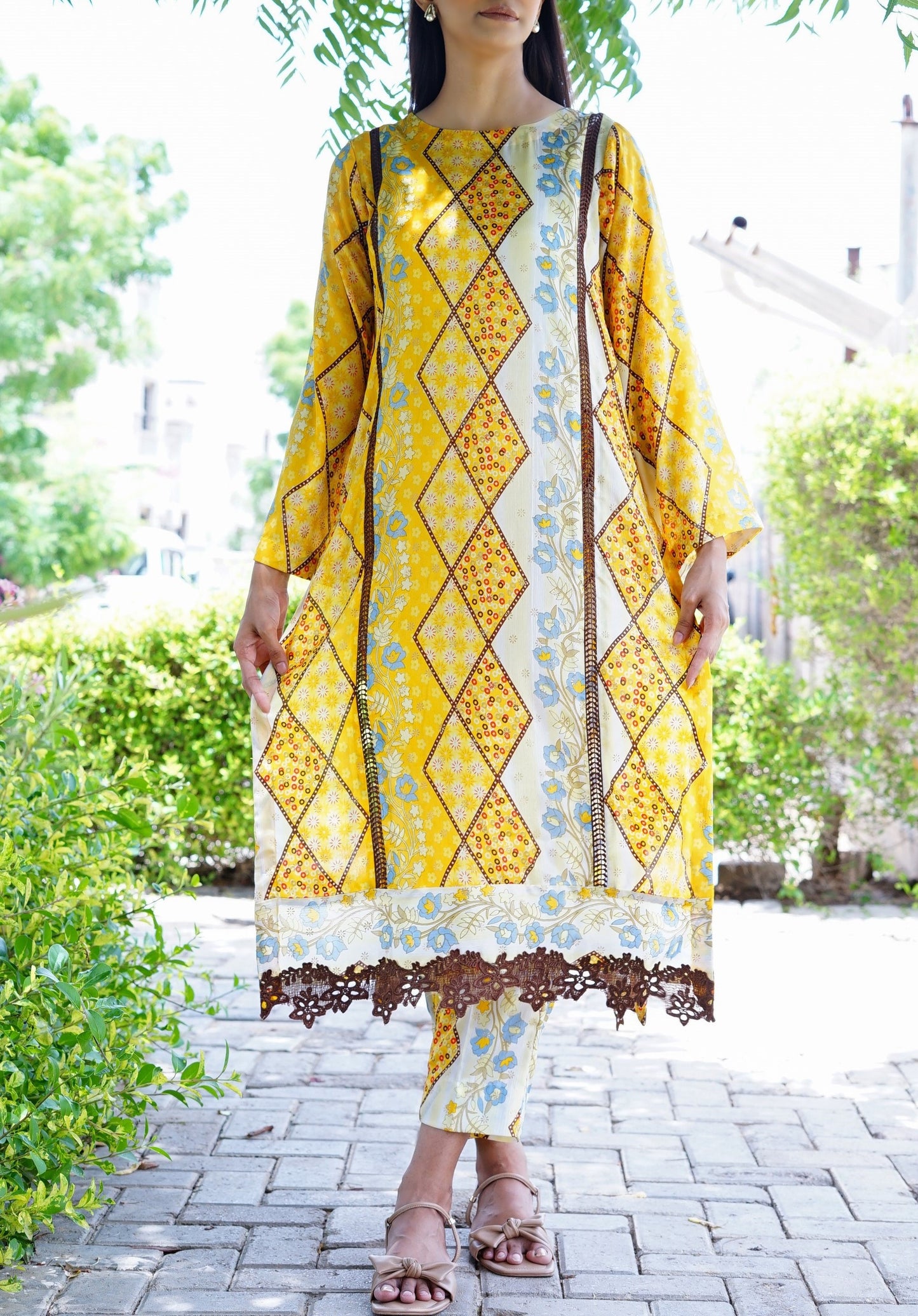 Yellow ochre – Printed long Straight shirt with trouser.